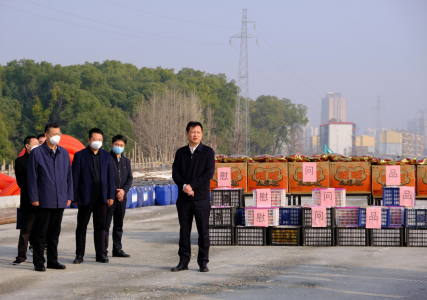 市委常委、副市長肖云走訪慰問丹霞路項(xiàng)目一線工人