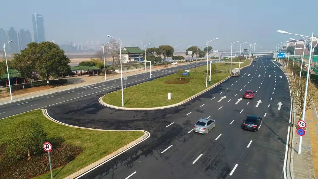 “不堵車了，通過時間至少縮短了三分之二” 沿江中北大道提升改造（一期）工程主線通車方便市民出行